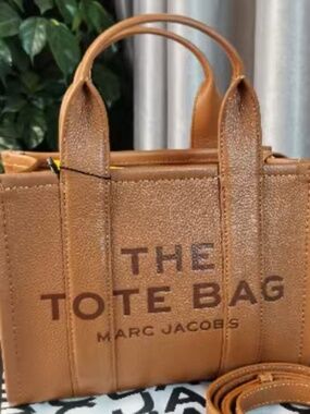 Marc Jacob Small Tote Full grain leather Unisex in brown